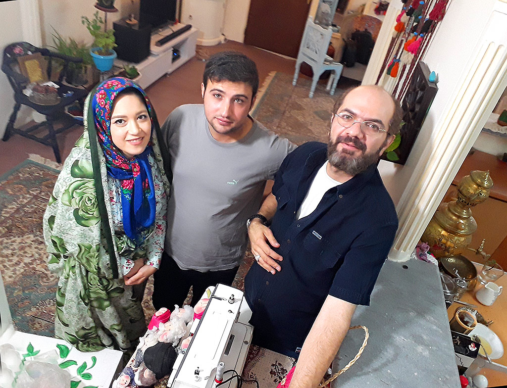 الهام سوادکوه به اتفاق همسرش و یاسر محدثی